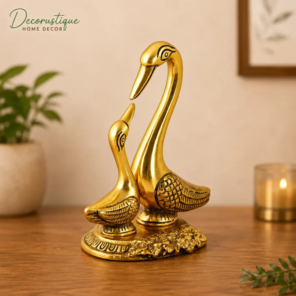 swan couple showpiece